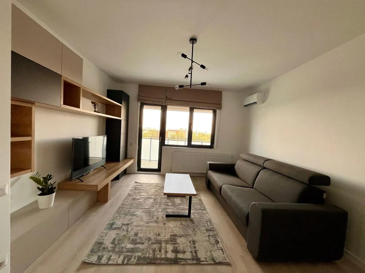 The Butterfly Suite, Near Arenele Romane & Constitution Square ブカレスト アパート