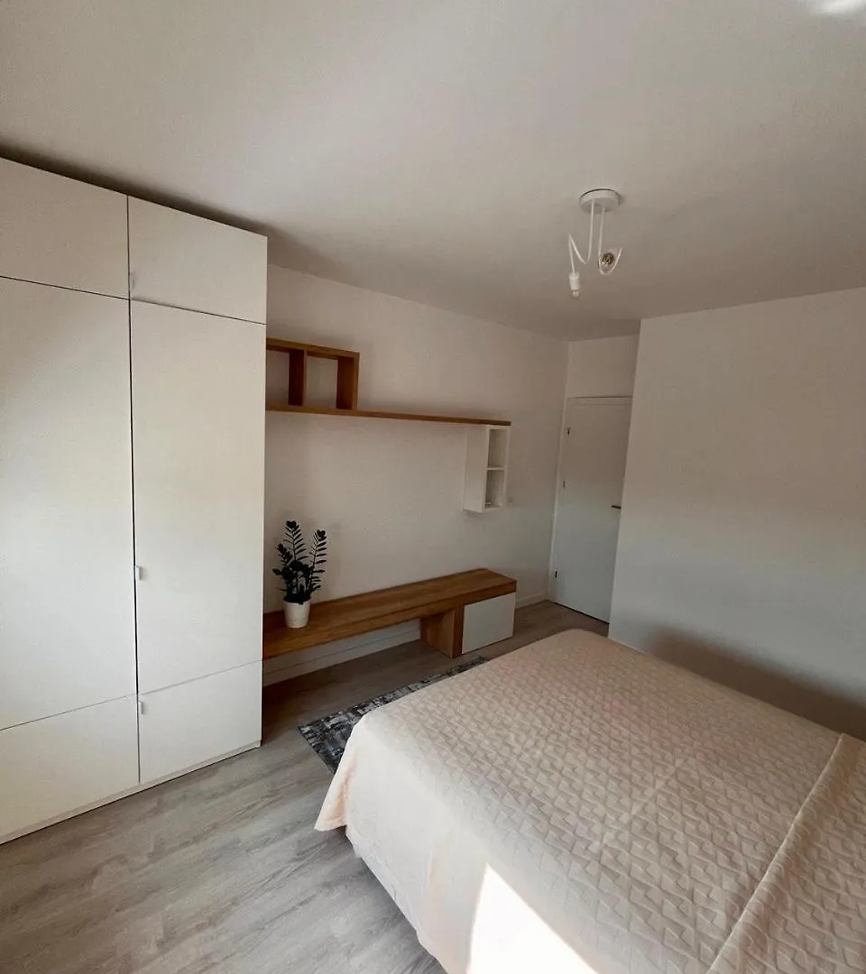 The Butterfly Suite, Near Arenele Romane & Constitution Square Bükreş 0*,  Romanya