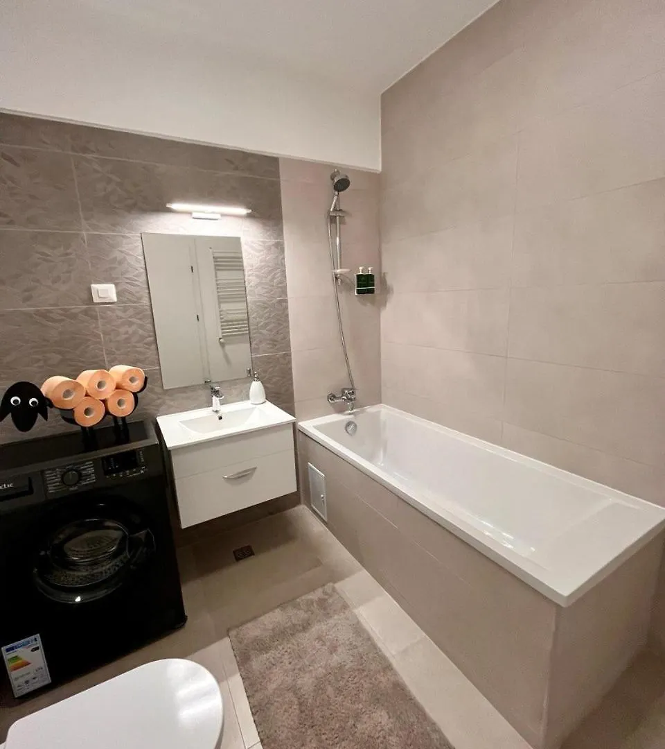 Daire The Butterfly Suite, Near Arenele Romane & Constitution Square Bükreş